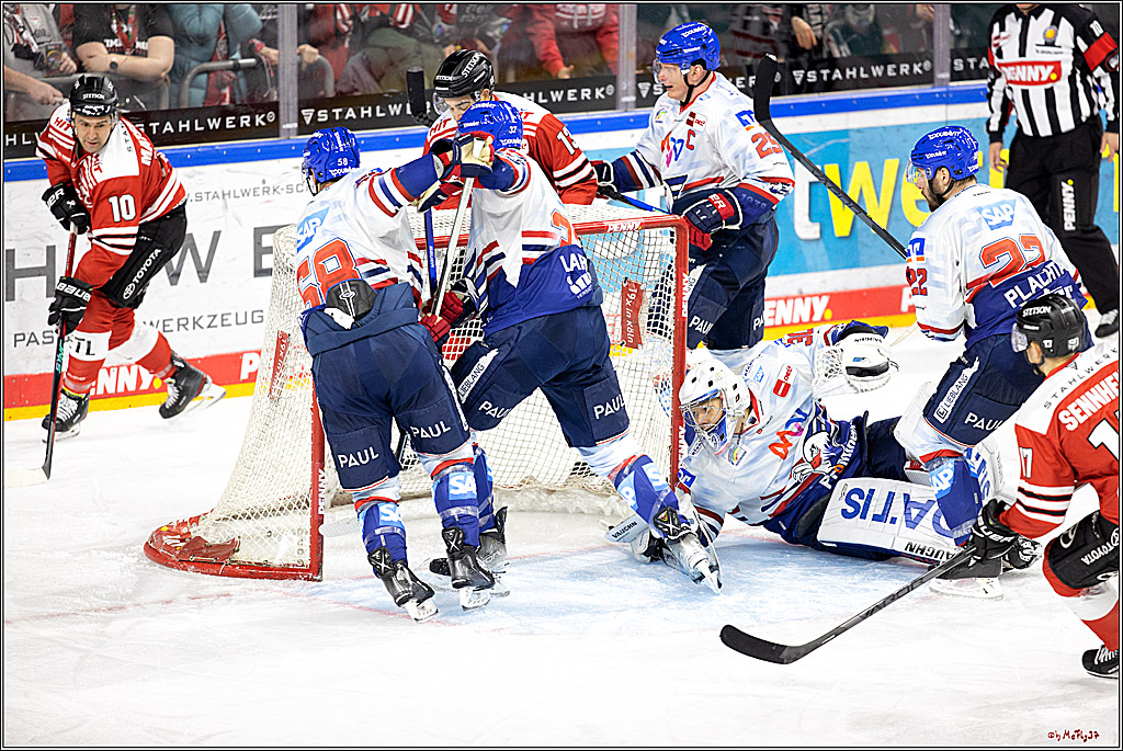 PENNY DEL - Viertelfinale;  Koelner Haie - Adler Mannheim; Koeln, 17.03.2023
